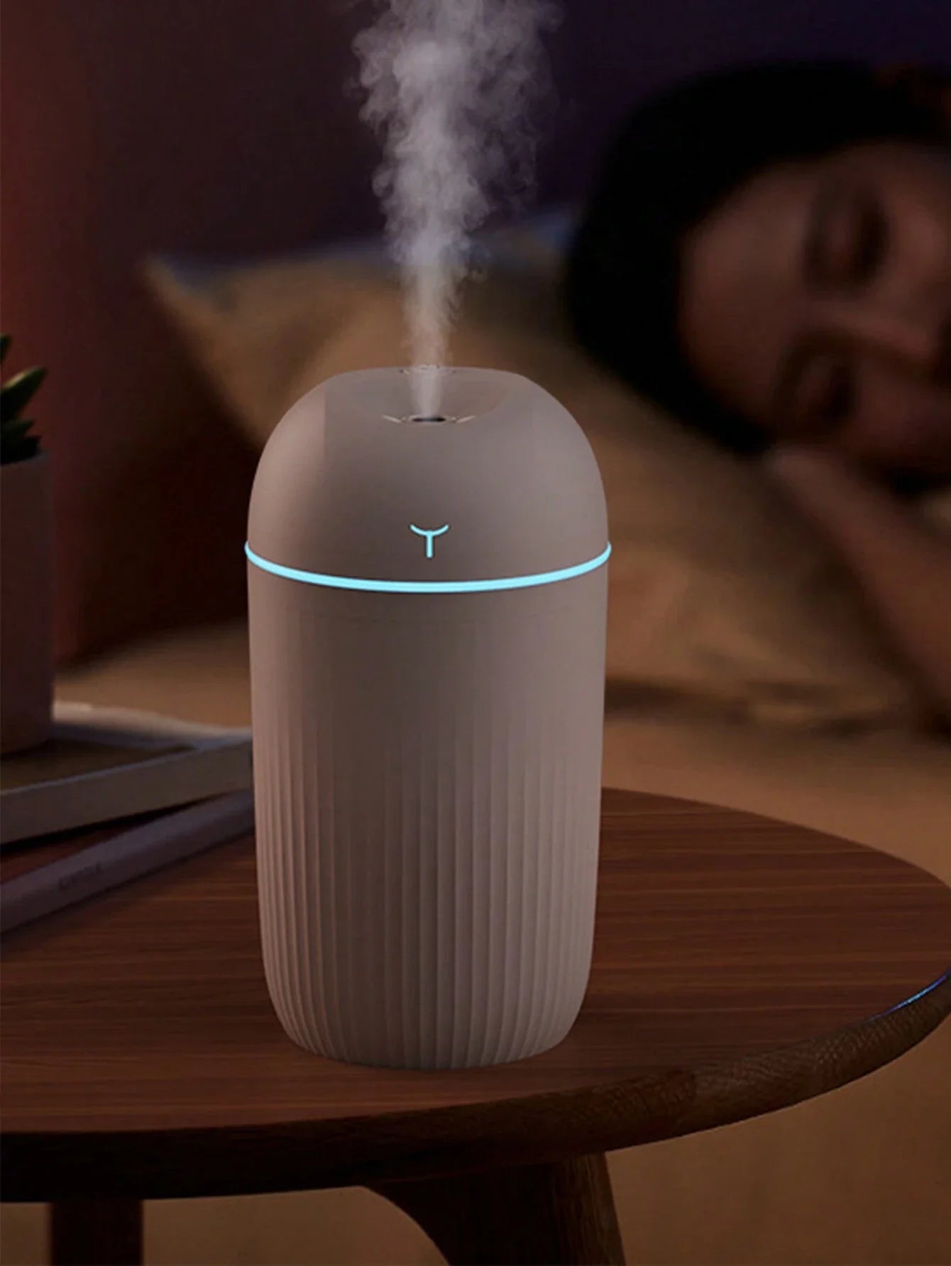 Portable Cup Spray Humidifier, 420ml White, Single Spray Aromatic Essential Oil Diffuser for Automotive. USB Air Humidifiers.